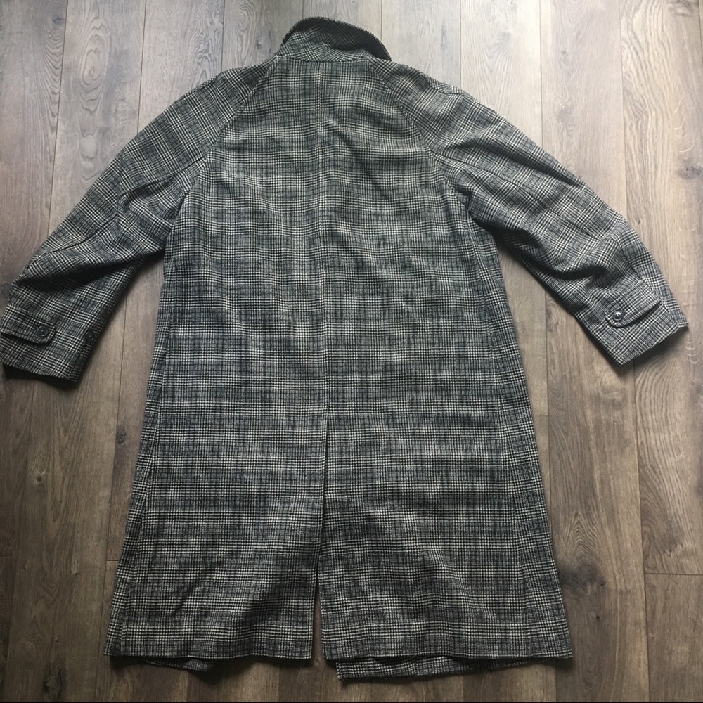 **SOLD** Burberry Wool Houndstooth Trench Coat - Picture 4 of 7